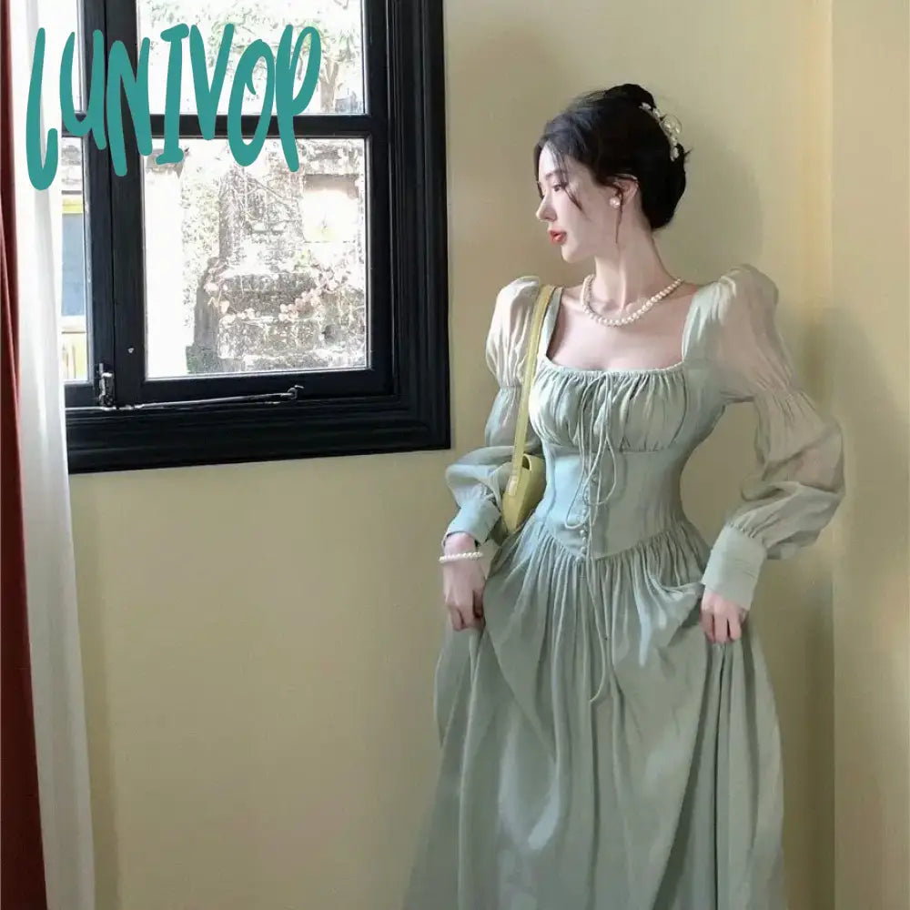 green dress