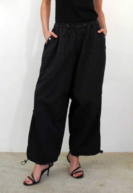 PARACHUTE PANTS BLACK Comfortable Denim Pants